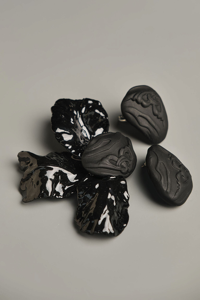 Серьги и кольцо «Фарфоровый цветок». Чёрный цвет  - фото 6